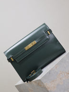MANHATTAN MEDIUM 29 IN SACRAMENTO GREEN GLATTEM KALBSLEDER GOLDENE SCHNALLE