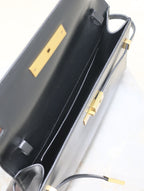 MANHATTAN MEDIUM 29 IN SCHWARZES GLATTES KALBSLEDER GOLDENE SCHNALLE