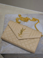 Umschlagtasche mit Kette, 22 Zoll, Sepiabraun, Lammleder, Goldbeschläge