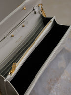 Umschlagtasche mit Kette, 22 Zoll, hellgraues Lammleder, goldfarbene Beschläge