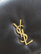 CALYPSO POUCH 24 IN SCHWARZEM LAMMLEDER GOLDENES LOGO