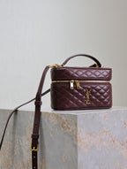 GABY MINI-SCHminktisch 45,7 cm, auburnrot, Lammleder, goldene Beschläge