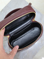 GABY MINI-SCHminktisch 45,7 cm, auburnrot, Lammleder, goldene Beschläge