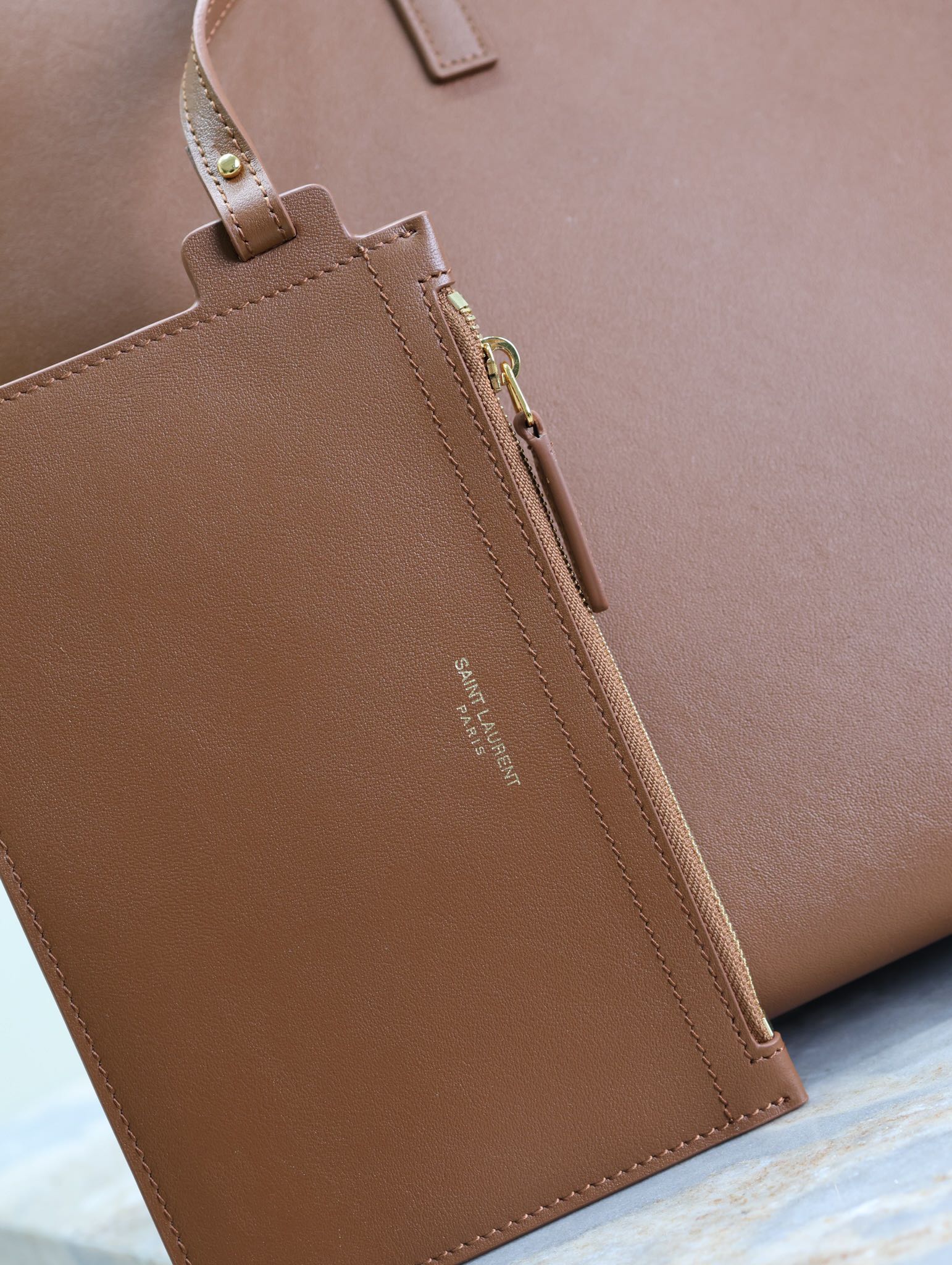 Einkaufstasche 38 Zoll in Rotbraunem Kalbsleder