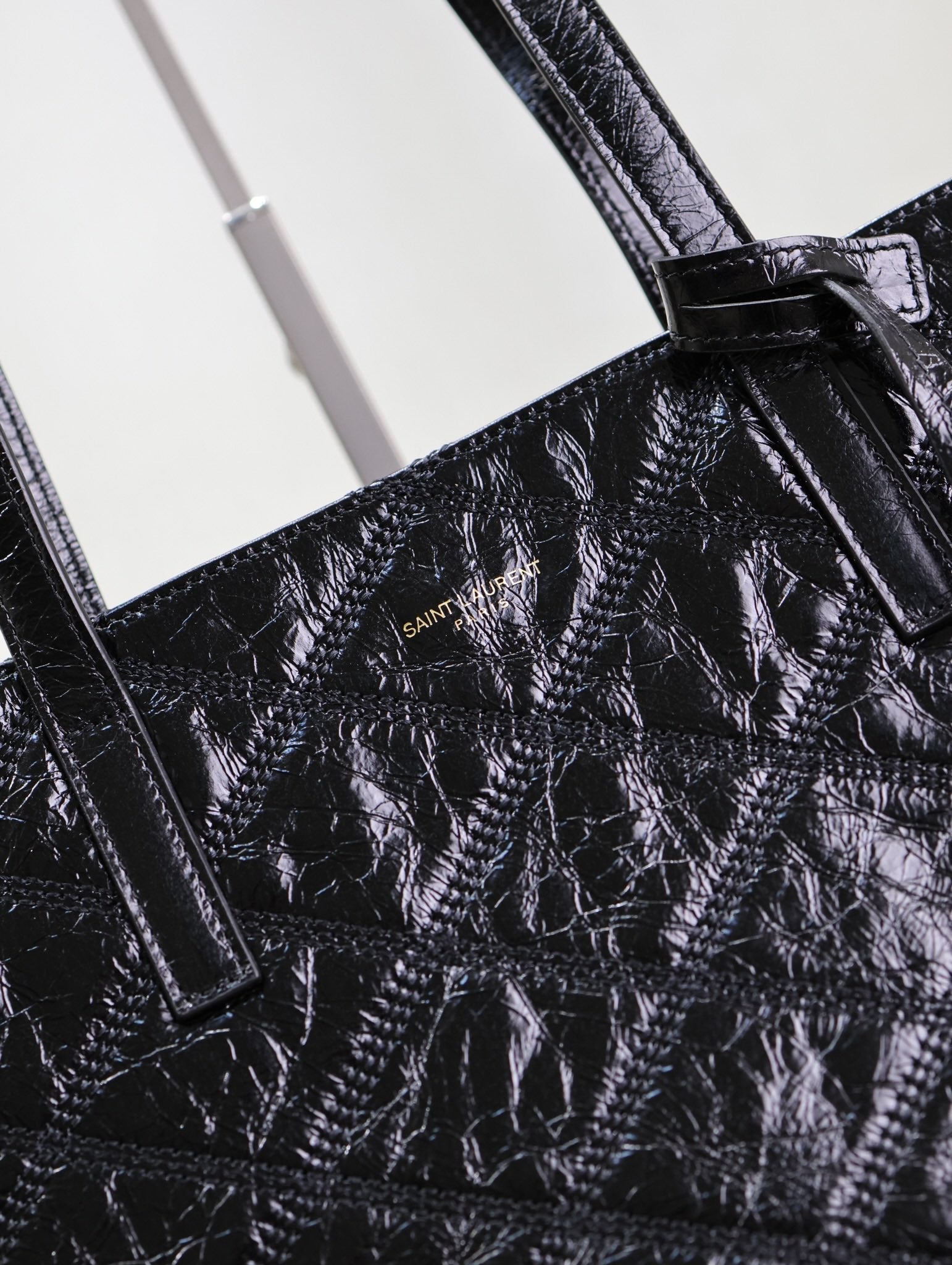 Einkaufstasche 38 Zoll, schwarz, geknittertes Kalbsleder