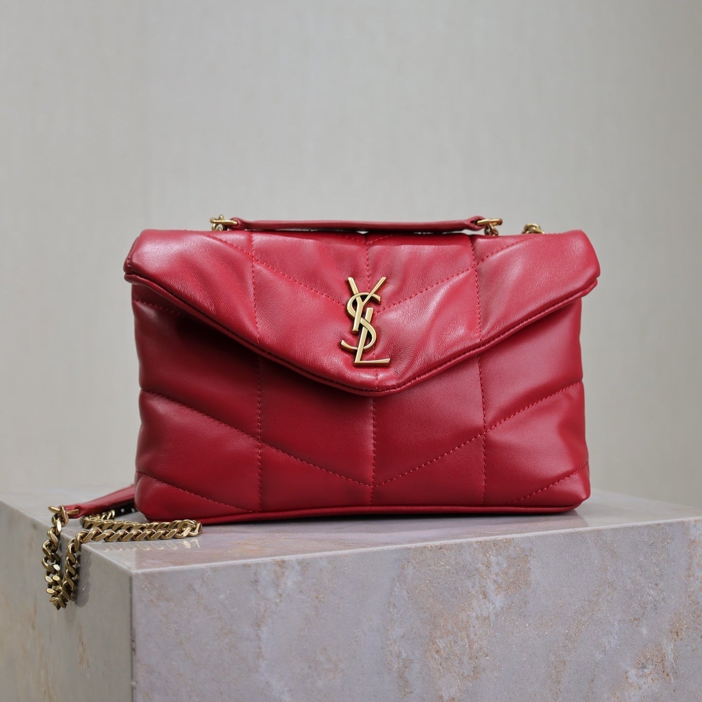 Duffleboard, 23 Zoll, rotes Lammleder, goldene Beschläge