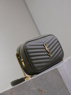 LOU MINI-KAMERATASCHE 18 IN KOMBU-GRÜN GESTEPPTES KALBSLEDER