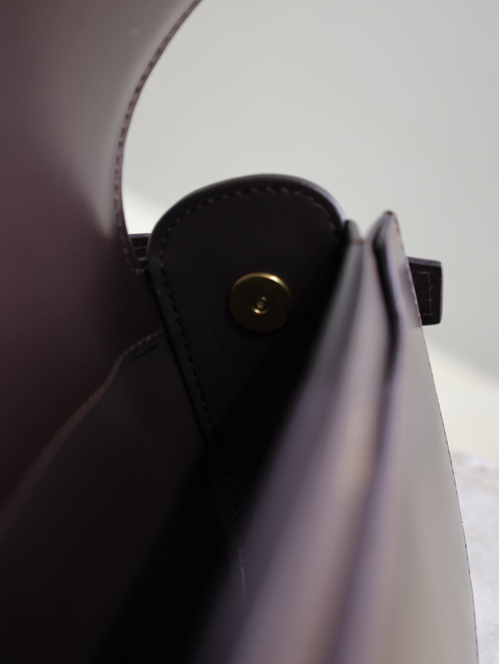 VOLTAIRE 24 IN BRUNETTE BRAUNES KALBSLEDER