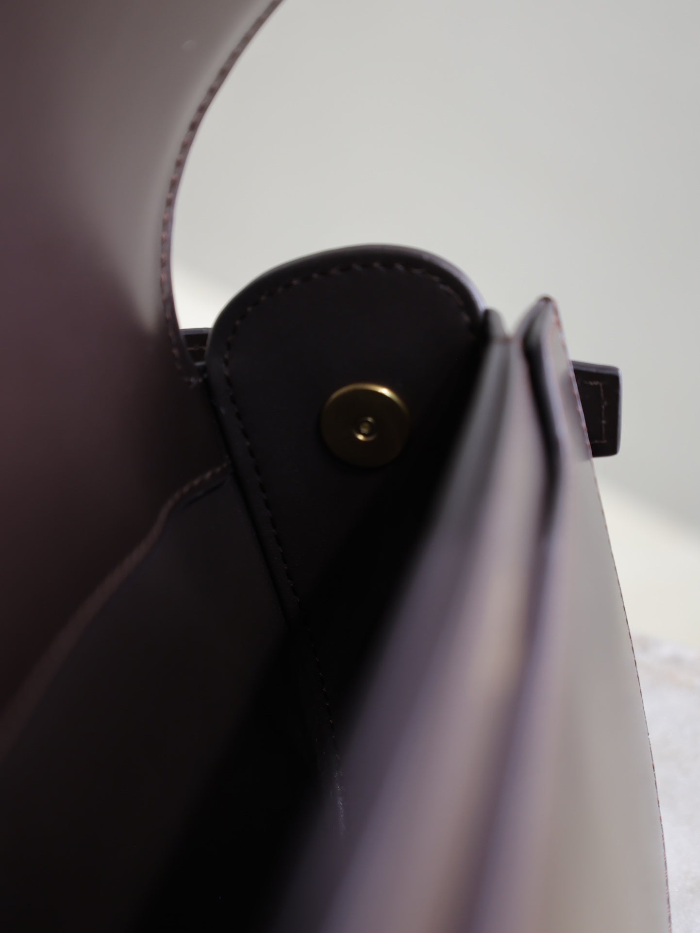 VOLTAIRE 24 IN BRUNETTE BRAUNES KALBSLEDER