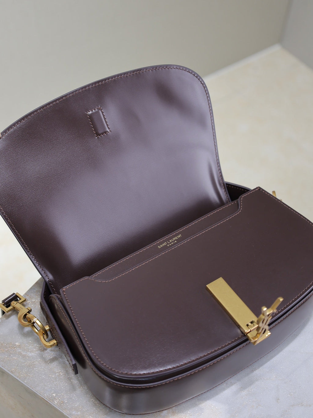 VOLTAIRE 24 IN BRUNETTE BRAUNES KALBSLEDER