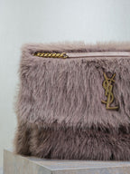 NIKI 47 IN HELLLILA KANINCHENFELL GOLDENE BESCHLÄGE