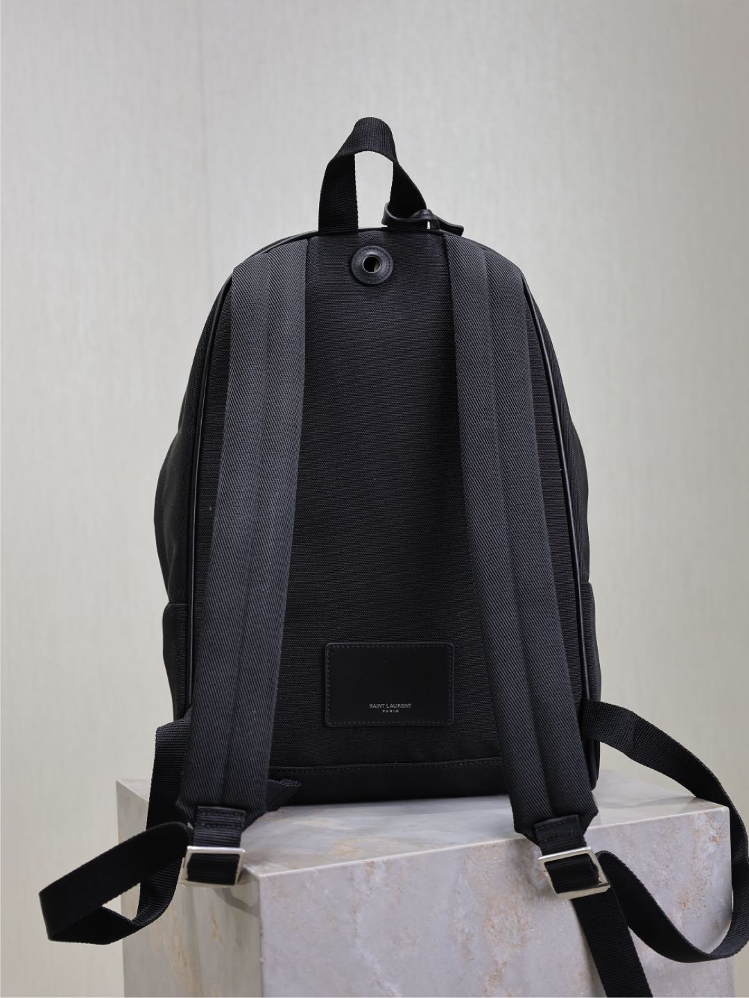 CITY-RUCKSACK 35 AUS SCHWARZEM CANVAS