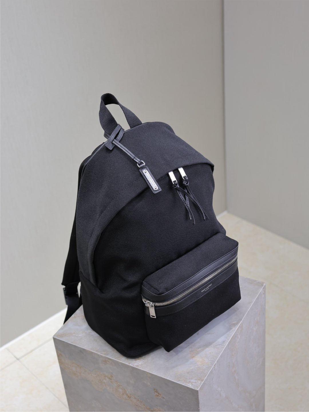 CITY-RUCKSACK 35 AUS SCHWARZEM CANVAS