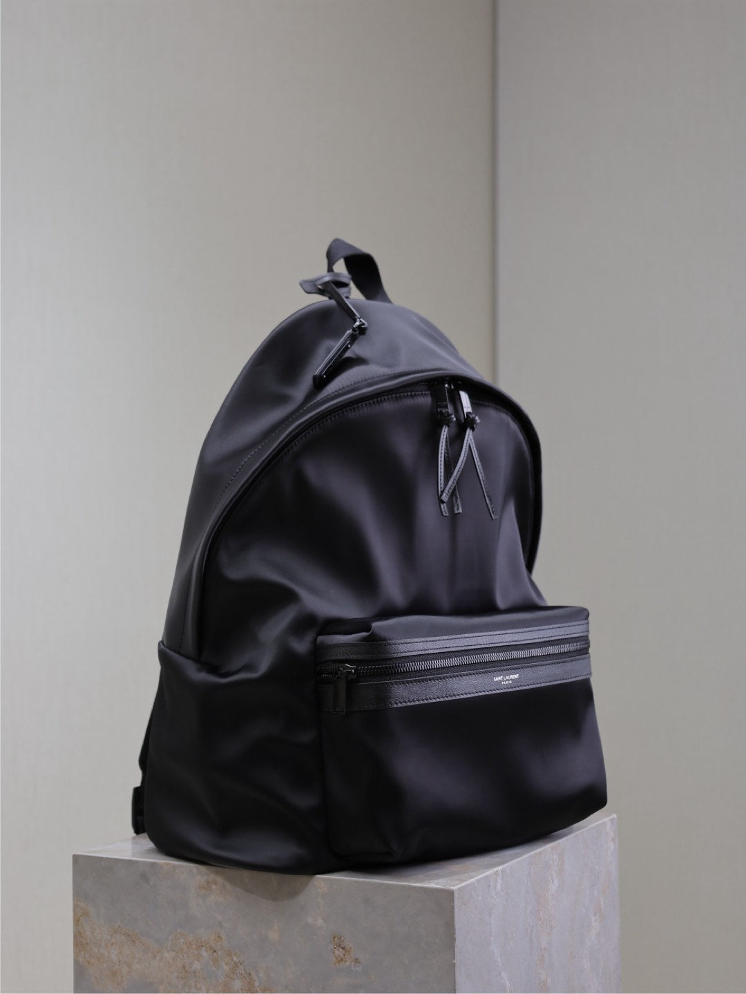 CITY-RUCKSACK 38 IN SCHWARZER SEIDE