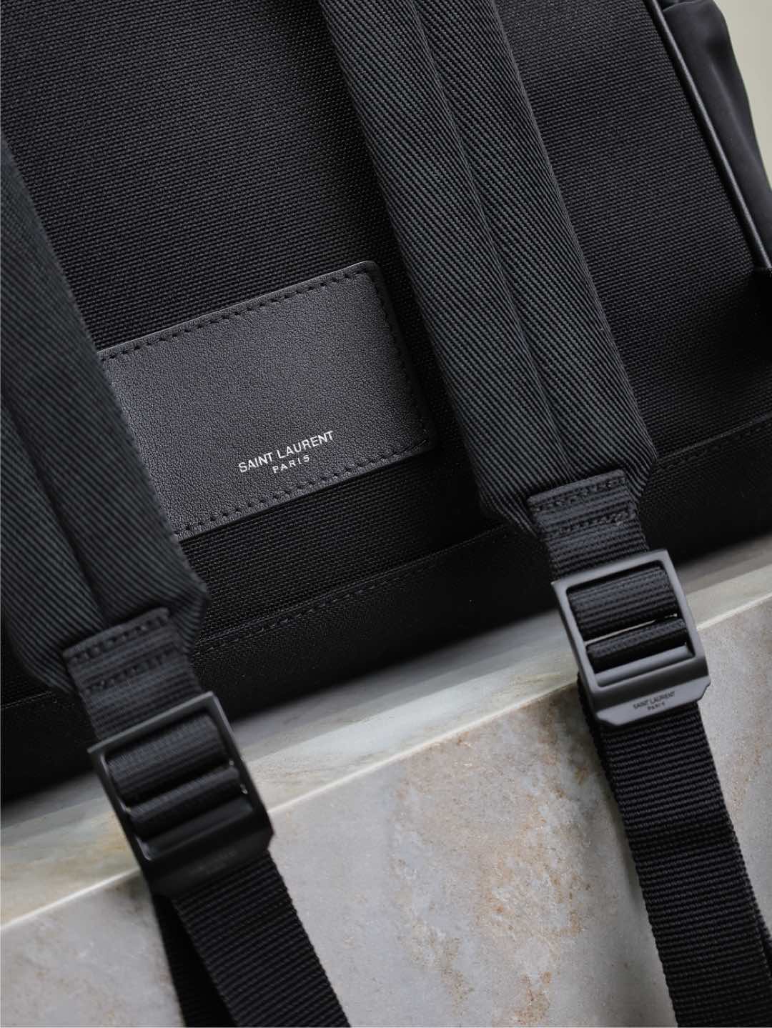 CITY-RUCKSACK 38 IN SCHWARZER SEIDE