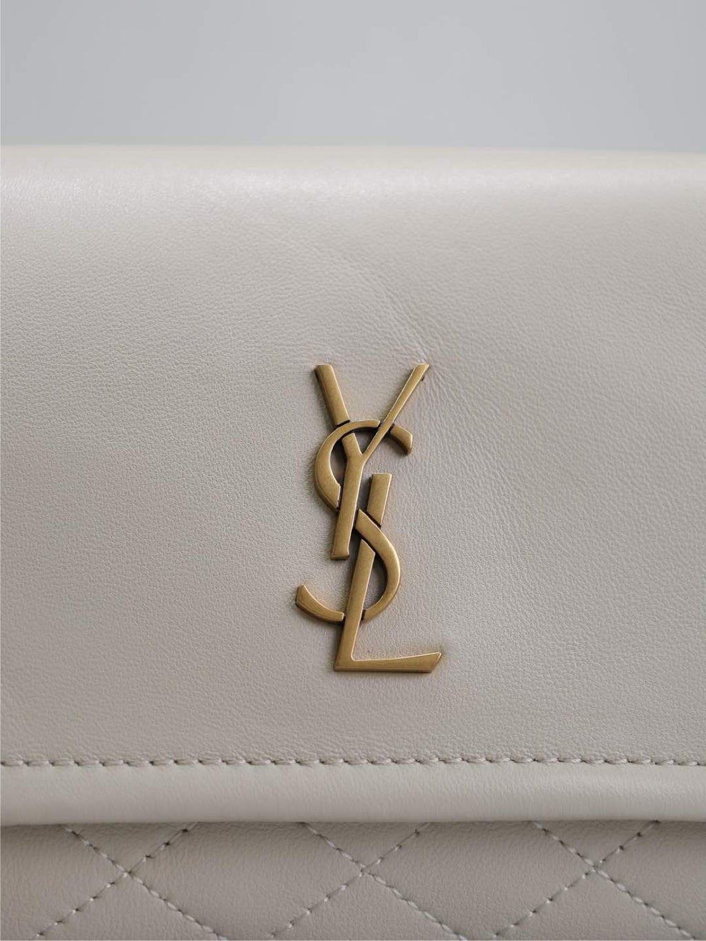 MINI NOLITA TASCHE 18 ZOLL WEISSES LAMMLEDER KUPFERBESCHLÄGE