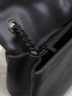 WEST HOLLYWOOD KLEINE TASCHE 24 IN SCHWARZES KALBSLEDER SCHWARZE BESCHLÄGE