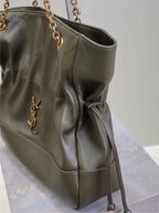 JAMIE GROSSER POCHON 34 IN EINHEITLICH GRÜNES LAMMLEDER KUPFERBESCHLÄGE