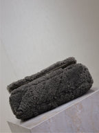 JAMIE TASCHE 25 IN DUNKELGRAUER LAMMWOLLE