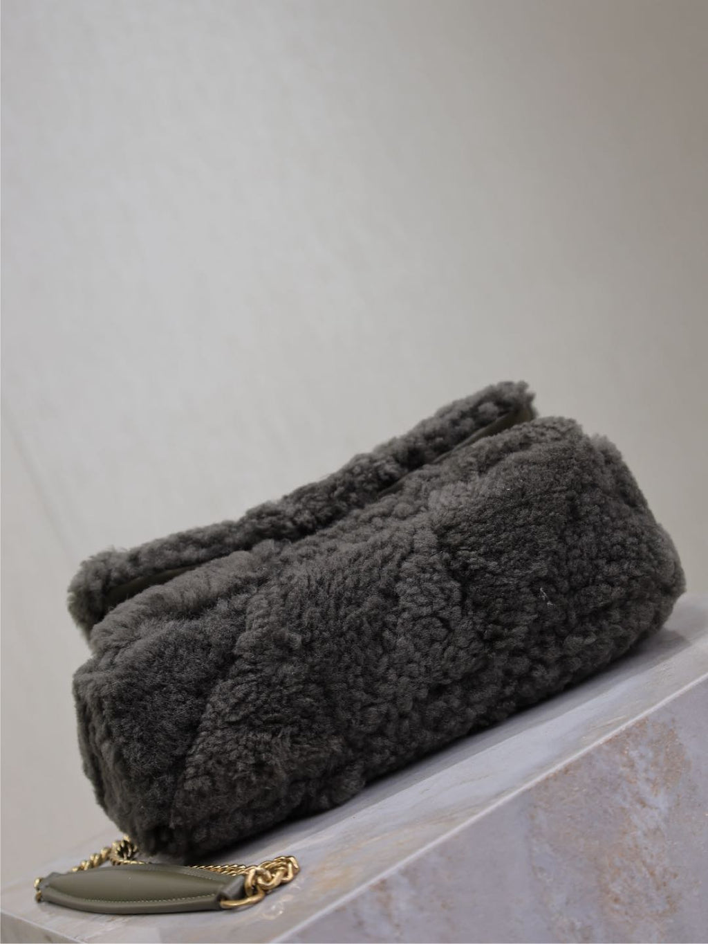 JAMIE TASCHE 20 IN DUNKELGRAUER LAMMWOLLE