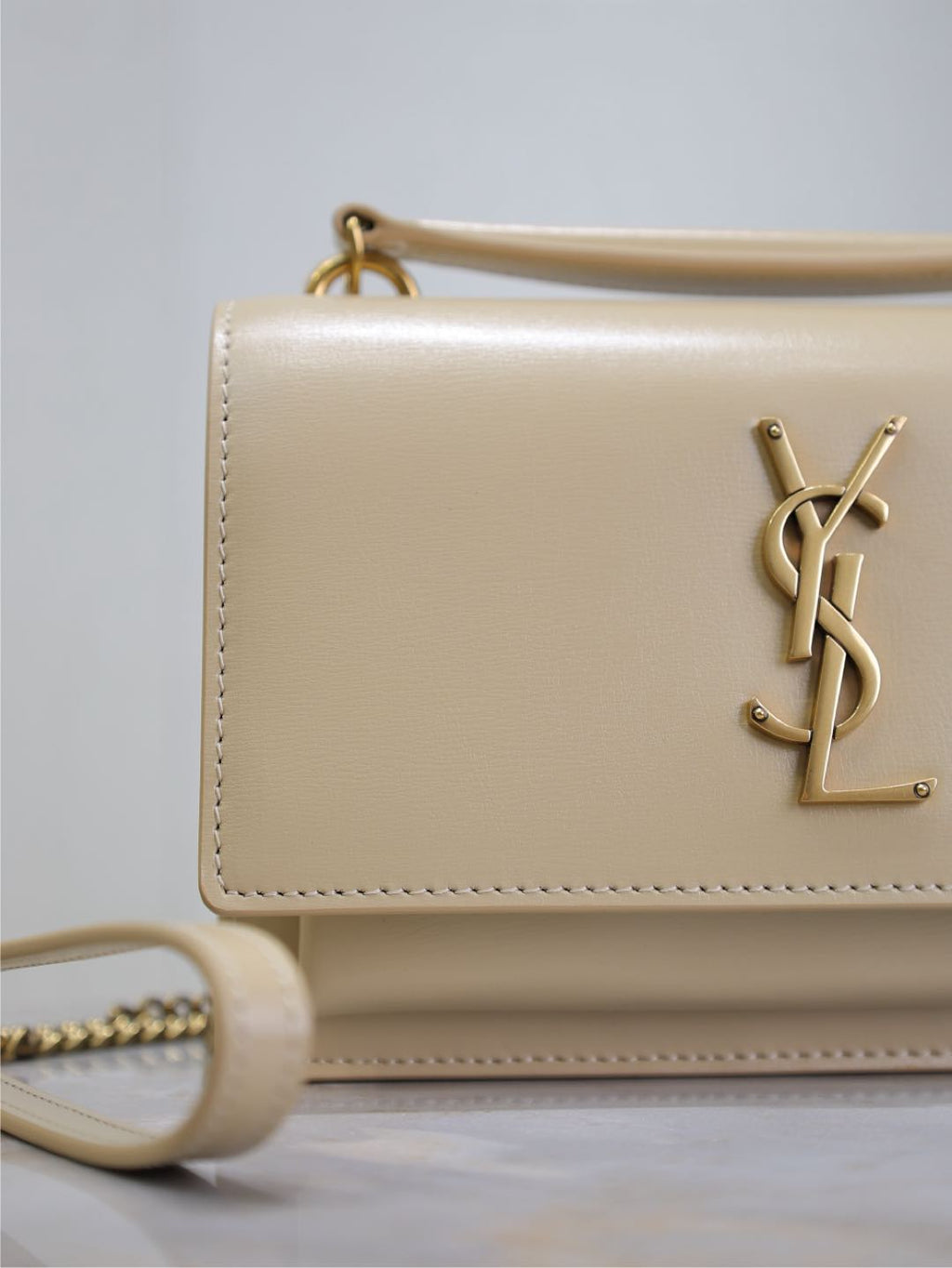 SUNSET KLEINE TASCHE 19 IN BEIGE KALBSLEDER GOLDENE BESCHLÄGE