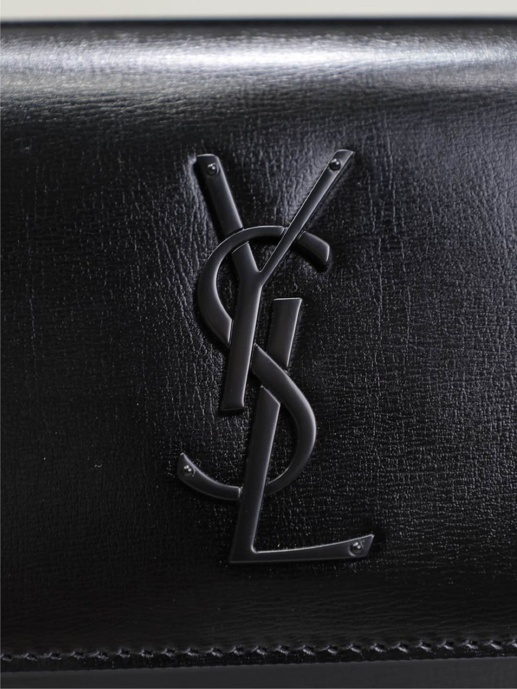 SUNSET KLEINE TASCHE 19 IN SCHWARZEM KALBSLEDER SCHWARZE BESCHLÄGE