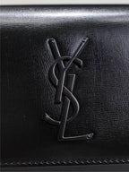 SUNSET KLEINE TASCHE 19 IN SCHWARZEM KALBSLEDER SCHWARZE BESCHLÄGE