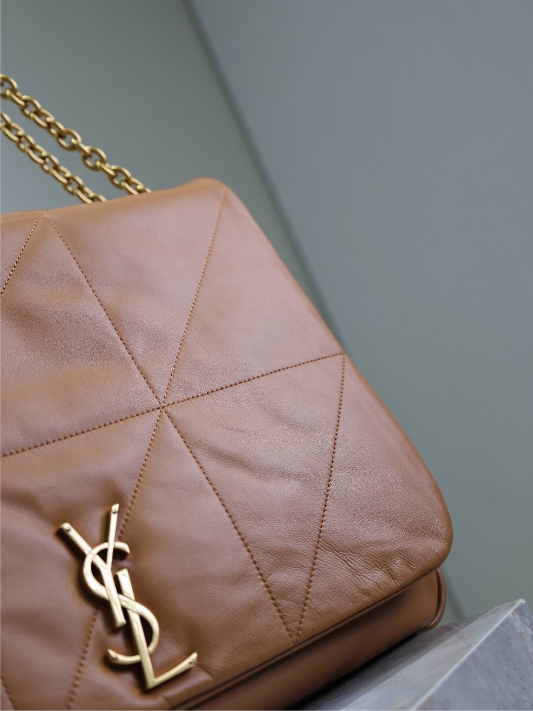 JAMIE 4.3 GROSSE TASCHE 43 IN BRONZEBRAUN GLATTES LAMMLEDER GOLDENE BESCHLÄGE