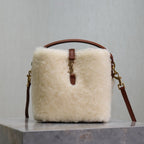 LE 37 MINI-BUCKET-BAG 15 IN CREME LAMMFUTTER UND BRAUNER LEDERBESATZ