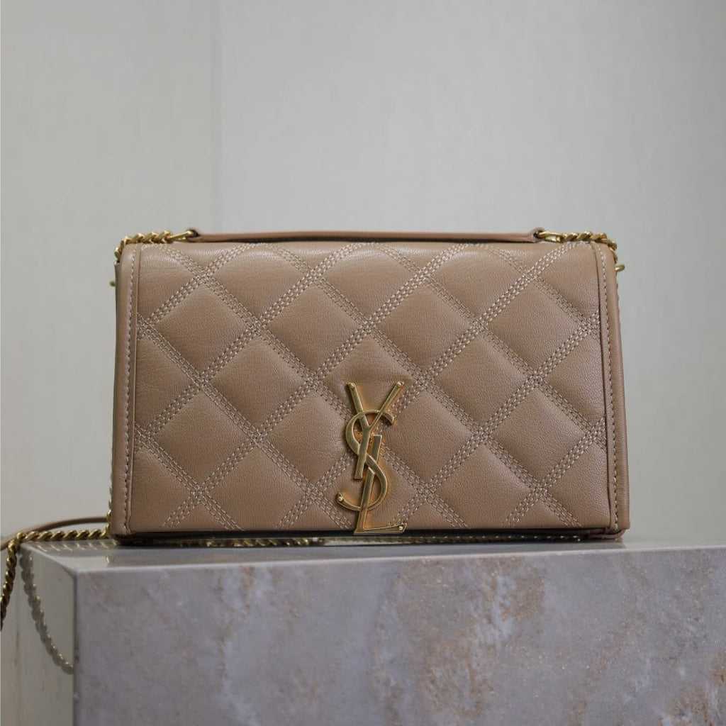 BECKY 22 IN MITTELBRAUN GESTEPPTES LAMMLEDER GOLDENE BESCHLÄGE