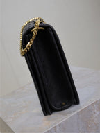 BECKY 26 IN SCHWARZ GESTEPPTES LAMMLEDER GOLDENE BESCHLÄGE