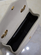 LOULOU KLEIN 24 ZOLL WEISSES SCHAFFELD GOLDENE BESCHLÄGE