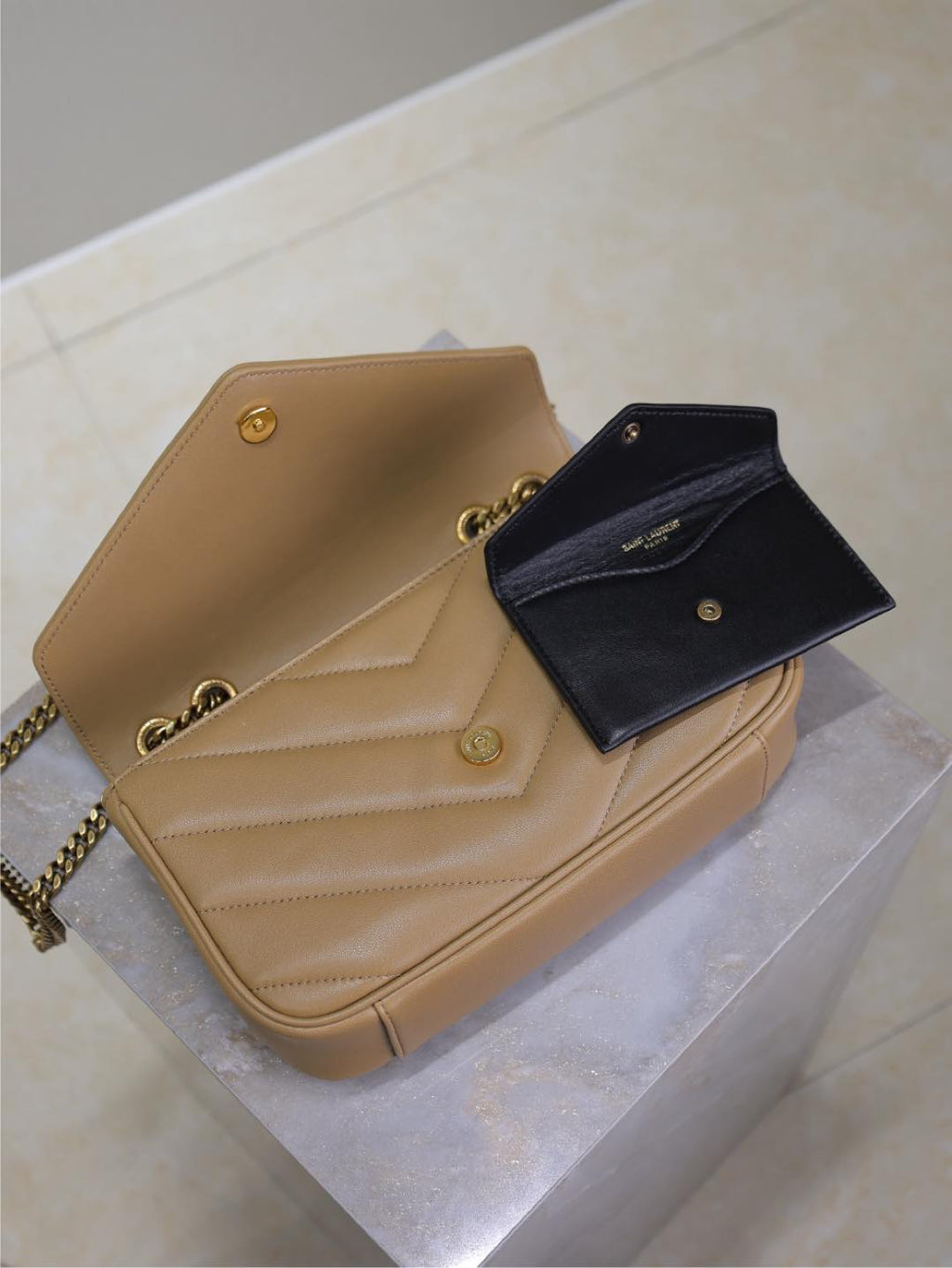 LOULOU KLEIN 24 ZOLL MILCHTEE SCHAFFELD GOLDENE HÄKEL