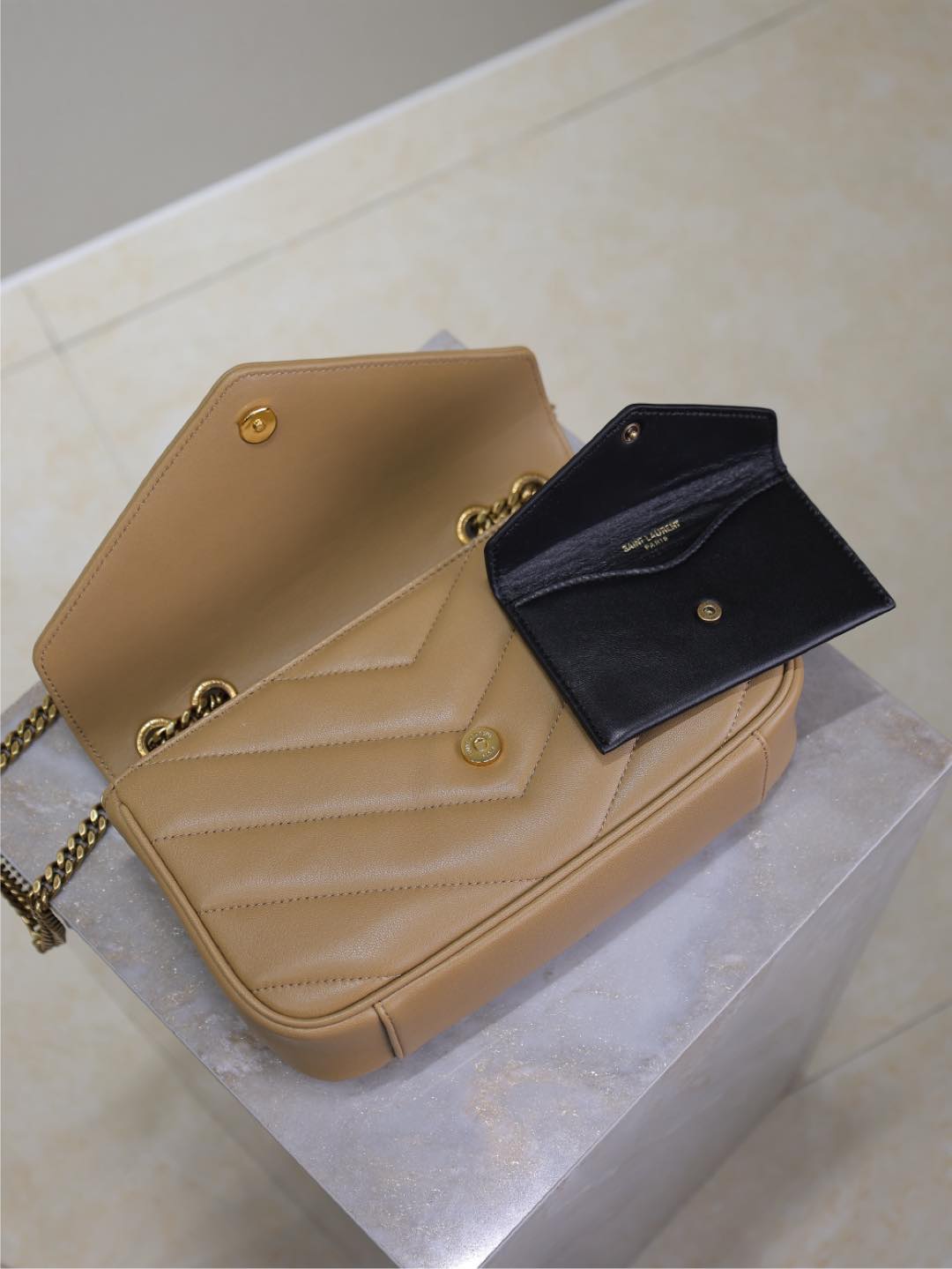 LOULOU KLEIN 24 ZOLL MILCHTEE SCHAFFELD GOLDENE HÄKEL