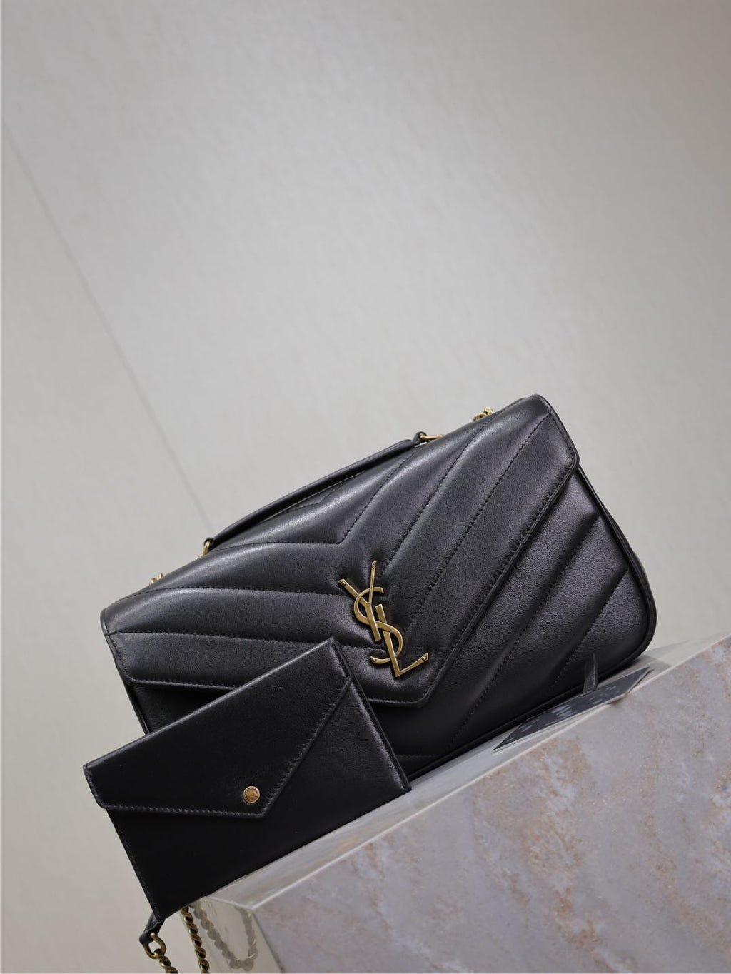LOULOU MEDIUM 29 IN BLACK SHEEPSKIN GOLD HARDWARE