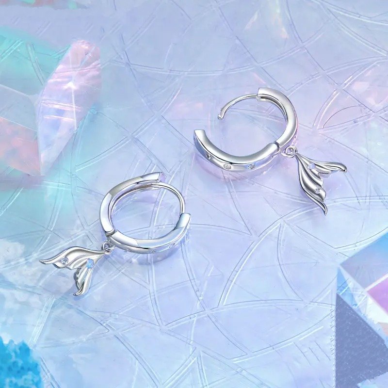 繊細なゴールドメッキイヤリング 低刺激性 フィッシュテールイヤリング ギフト SCE1744