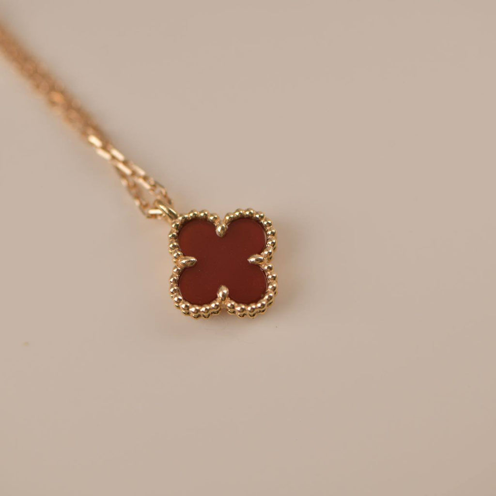 ¡®Jewelicorn¡¯CLOVER MINI 9.5MM WHITE CARNELIANS NECKLACE