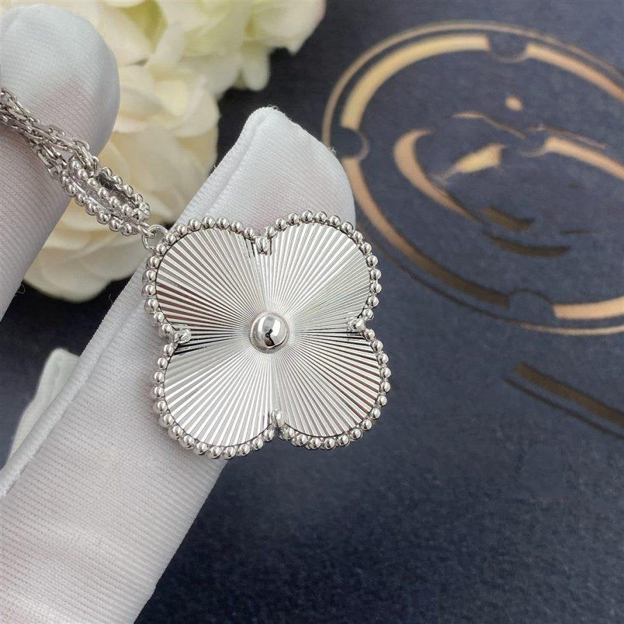 ¡®Jewelicorn¡¯CLOVER 25MM SILVER BIG CLOVER NECKLACE