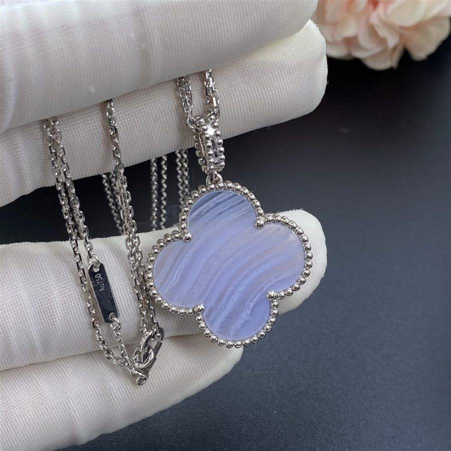 ¡®Jewelicorn¡¯CLOVER SILVER CHALCEDONY BIG CLOVER NECKLACE