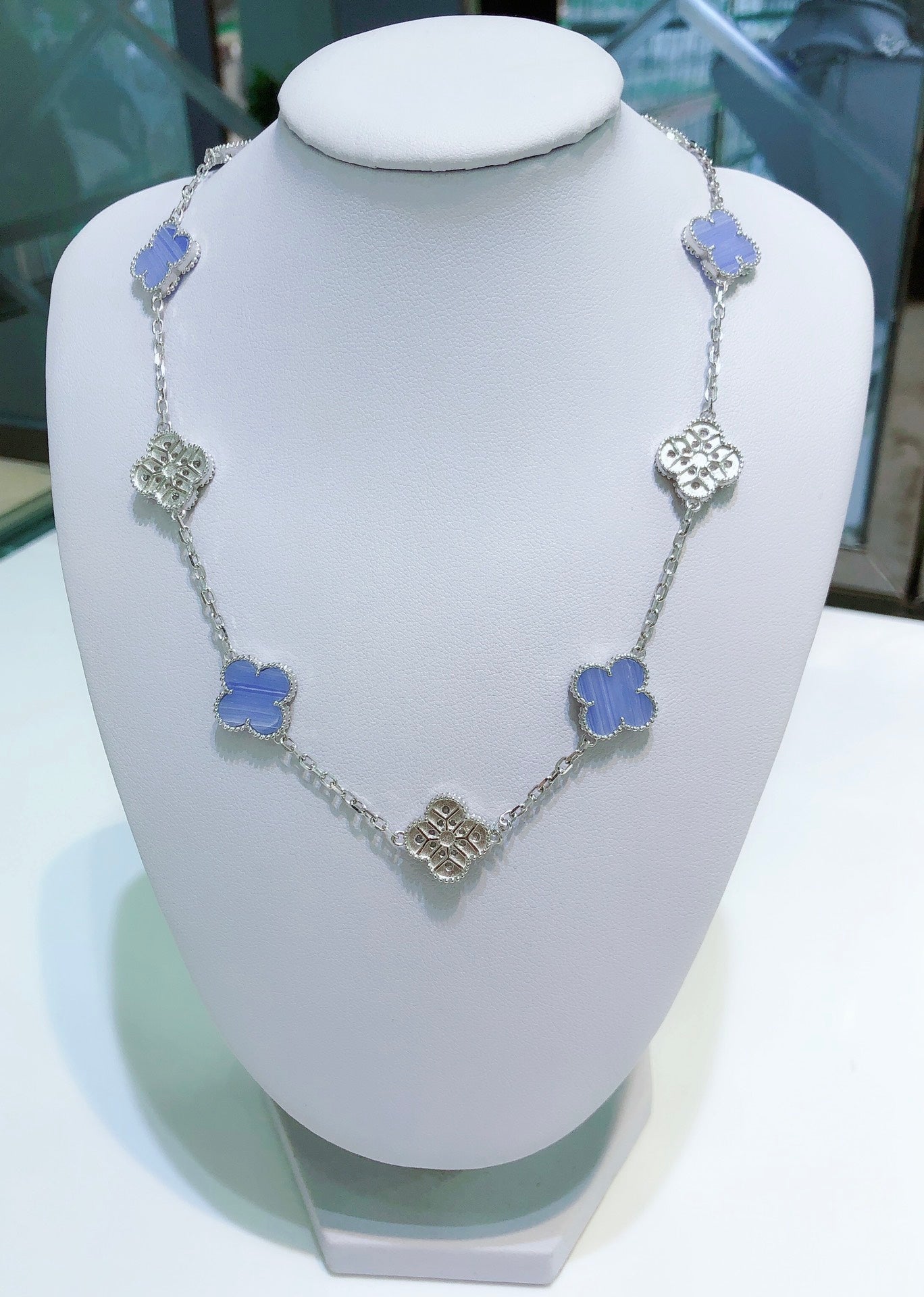¡®Jewelicorn¡¯CLOVER 10 MOTIFS CHALCEDONY DIAMONDS SILVER NECKLACE