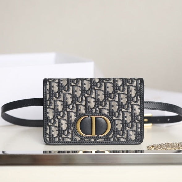 30 MONTAIGNE 19CM BLAU SCHRÄGSTICKEREI