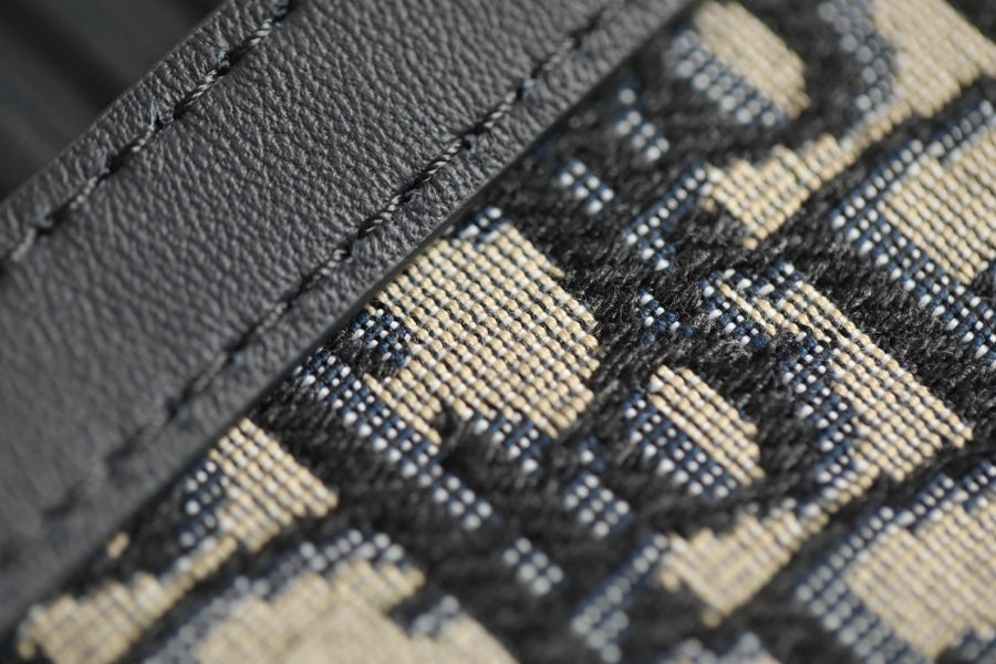 30 MONTAIGNE 19CM BLAU SCHRÄGSTICKEREI