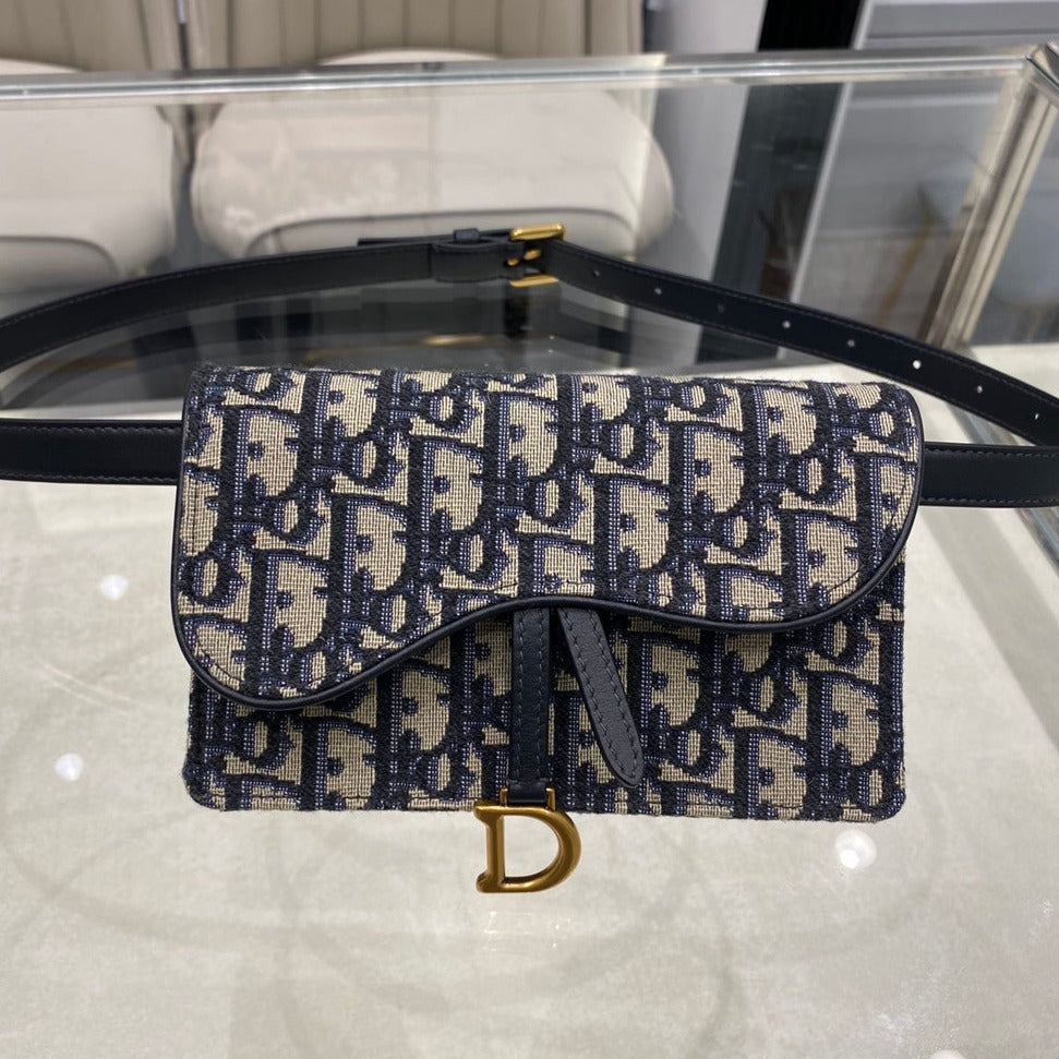 CD-Sattel 17 cm Gürteltasche Blau Schrägstickerei