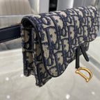 CD-Sattel 17 cm Gürteltasche Blau Schrägstickerei