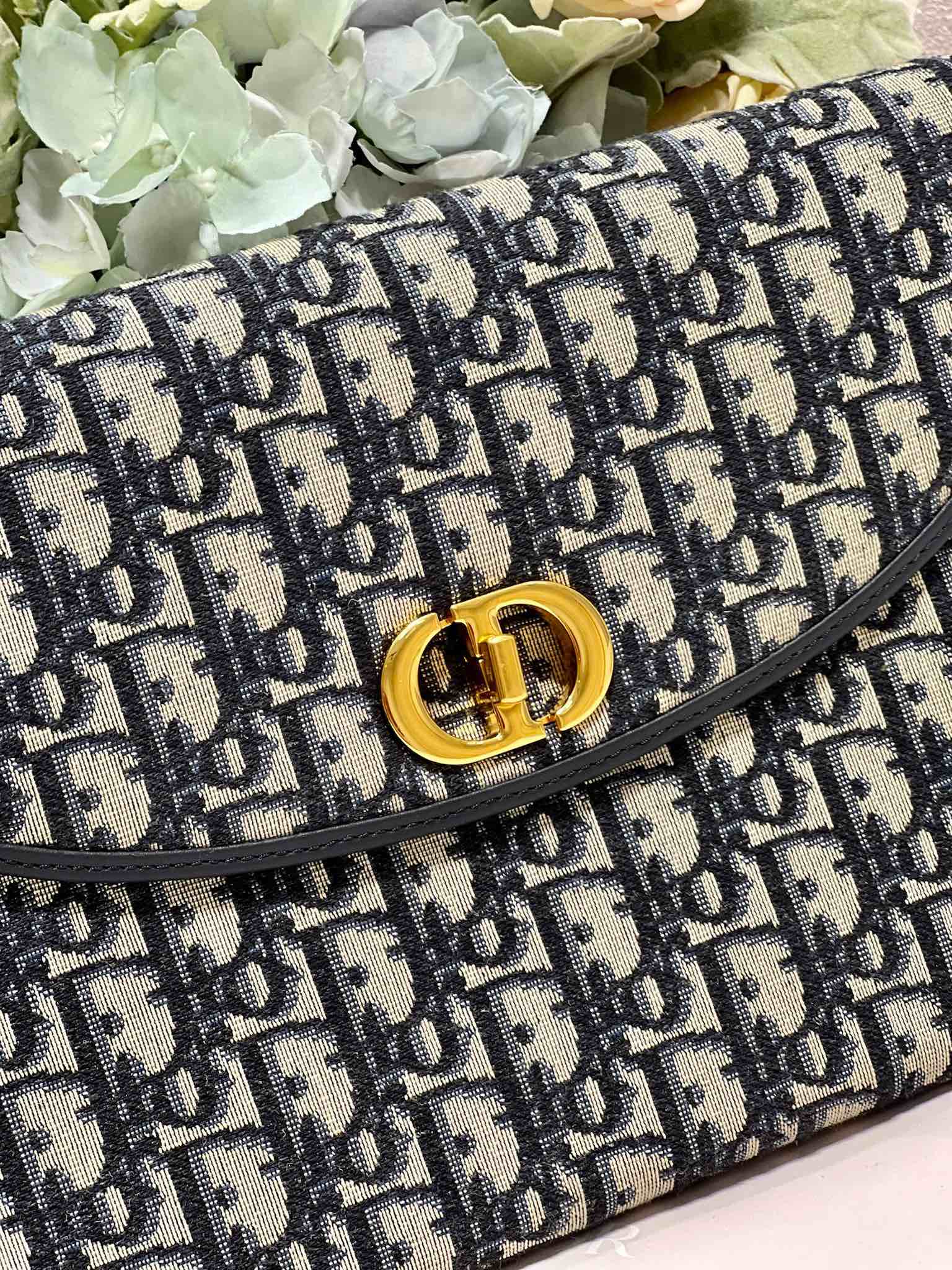 30 MONTAIGNE 30CM BLAU SCHRÄGSTICKEREI