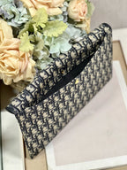 30 MONTAIGNE 30CM BLAU SCHRÄGSTICKEREI