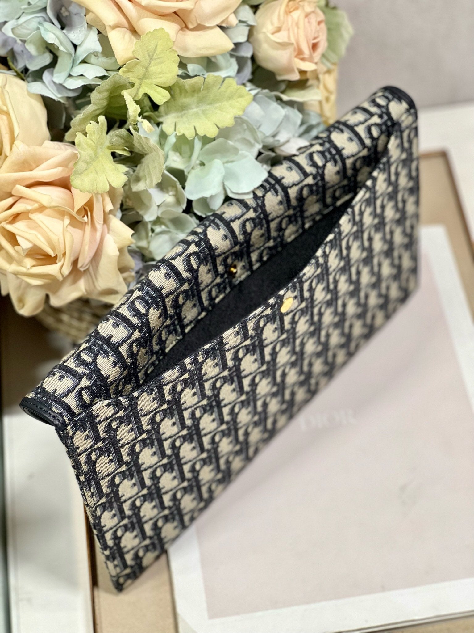 30 MONTAIGNE 30CM BLAU SCHRÄGSTICKEREI