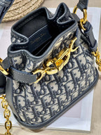 CEST CD 17CM BLAU SCHRÄGSTICKEREI