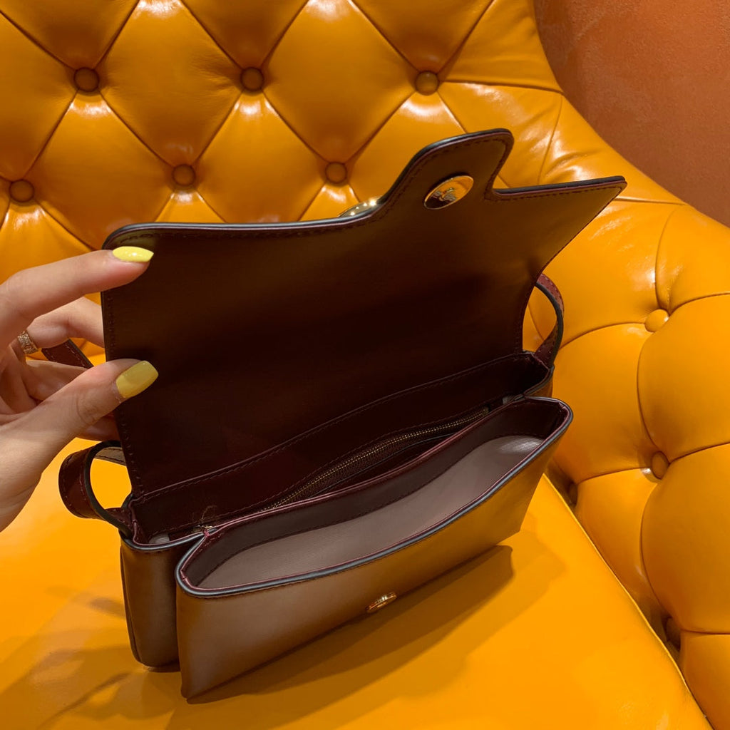 GG Arli Tasche 25 cm, burgunderrotes Kalbsleder, goldfarbene Beschläge