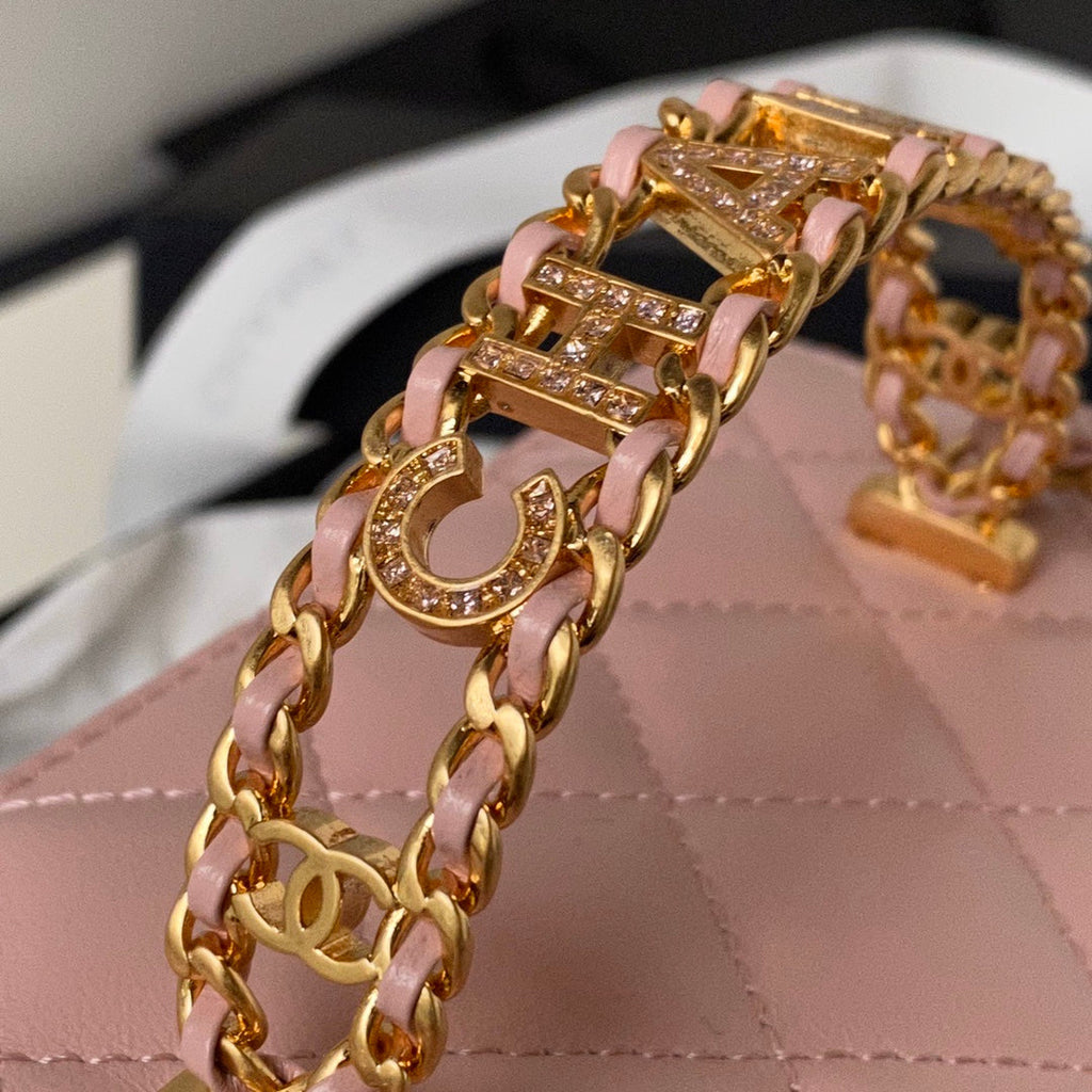 CC Kosmetikkoffer 17 cm, rosa Lammleder, goldfarbene Beschläge